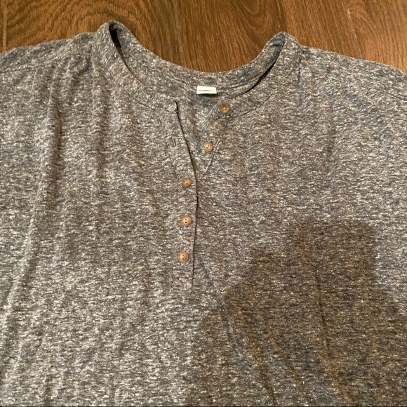 Old navy basic tee size medium - Picture 2 of 3